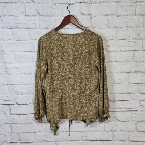 Elegant Floral V-Neck Blouse - Mustard - Picture 6 of 6